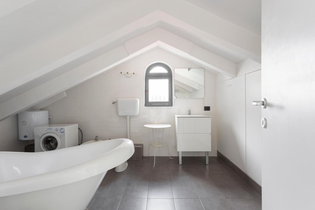 1 Bedroom & 1 Living Apt - Duomo 7 Milán