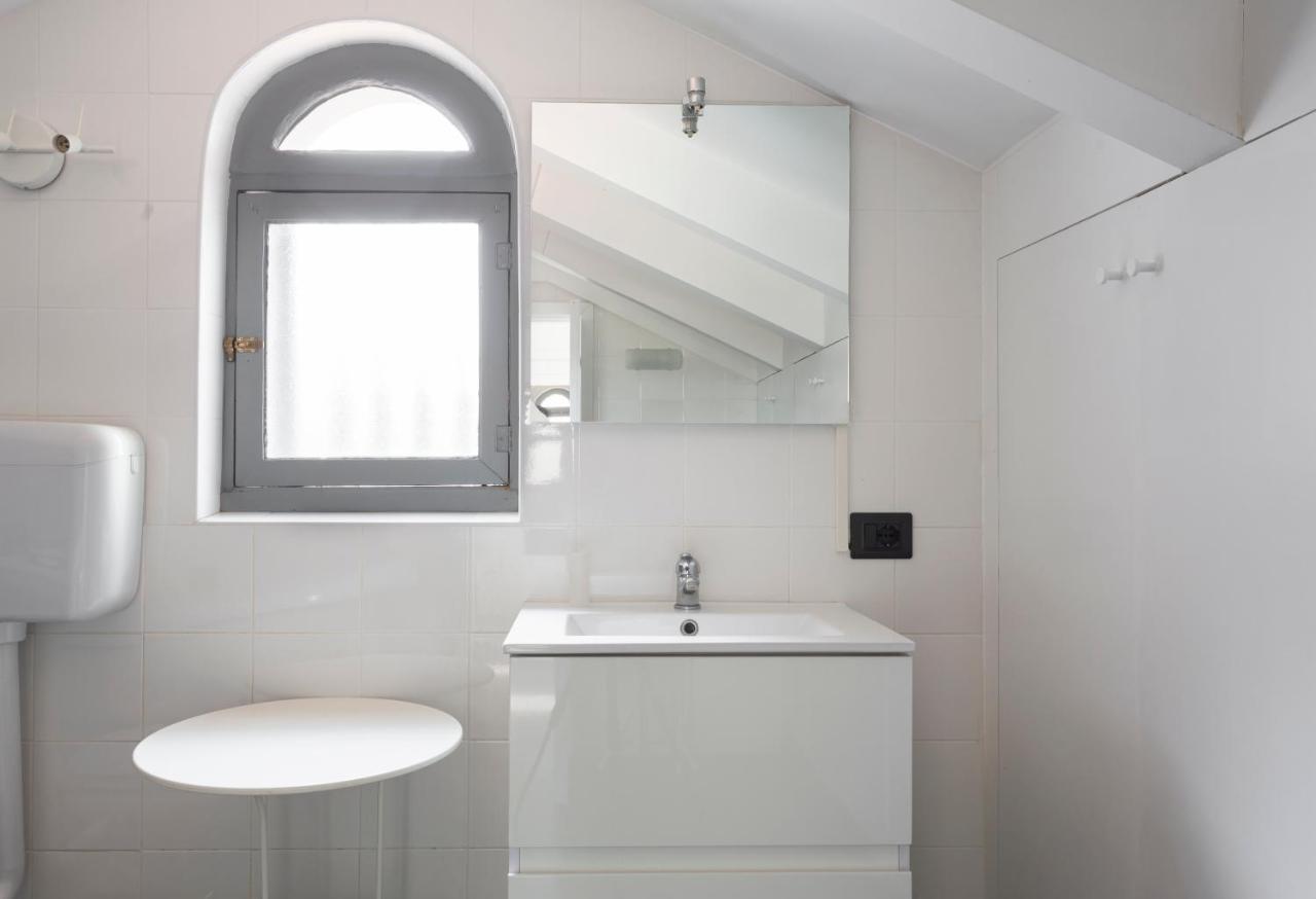 Appartement 1 Bedroom & 1 Living Apt - Duomo 7 *